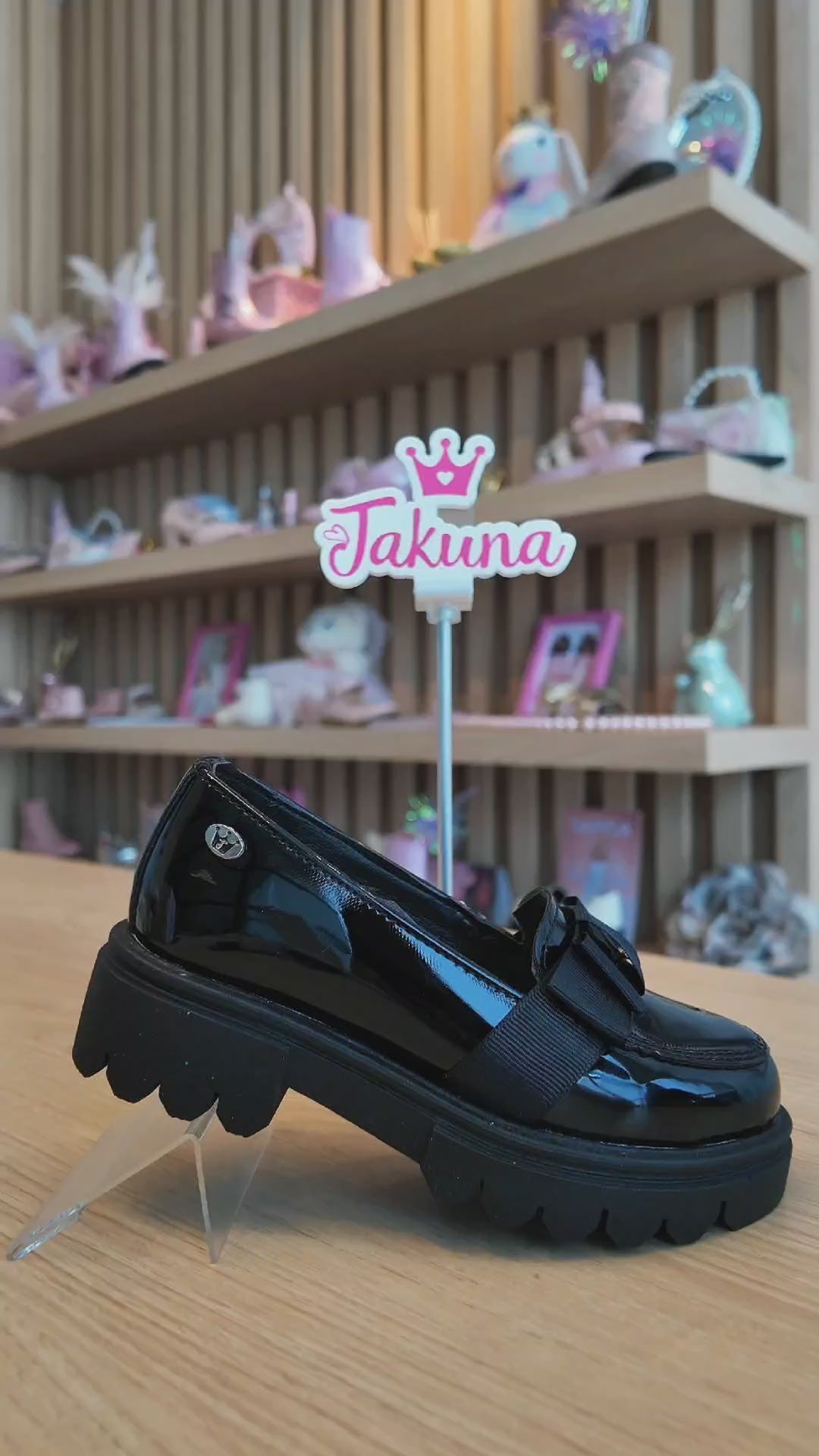 Zapato escolar negro para niña - cómodo y resistente | Jakuna