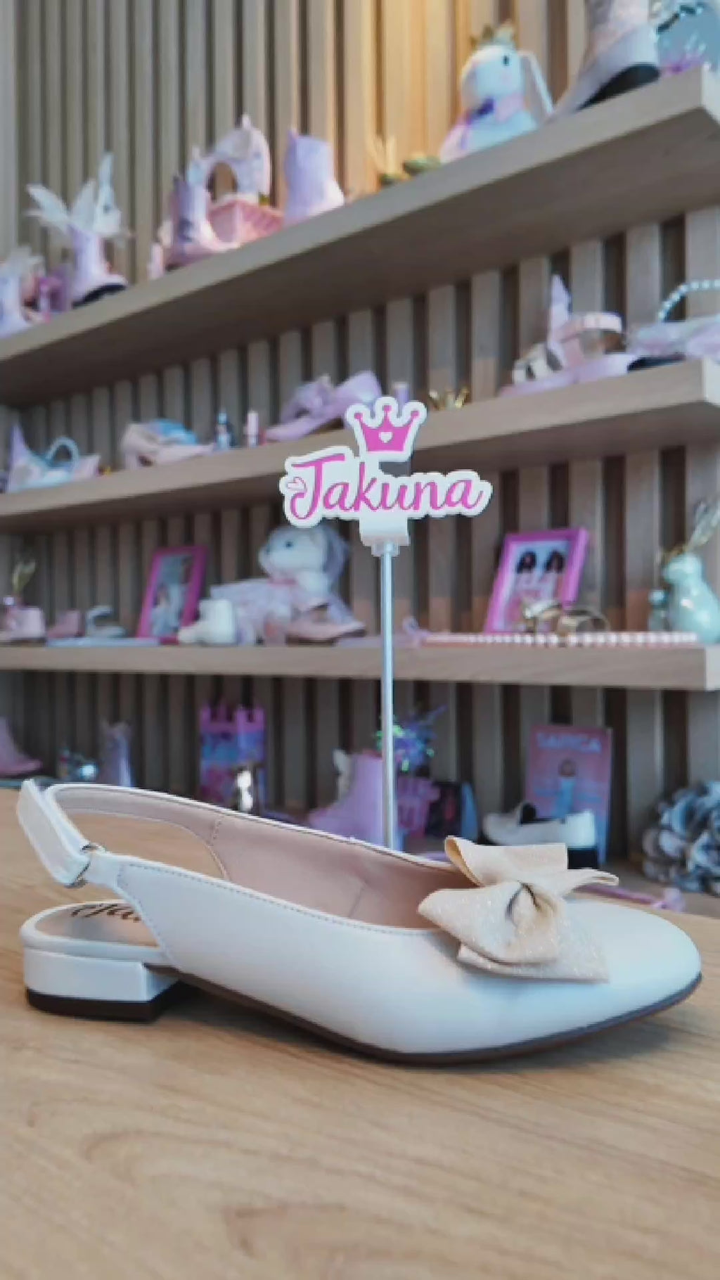 Balerina blanca perla con moño para niña - cómoda y elegante | Jakuna